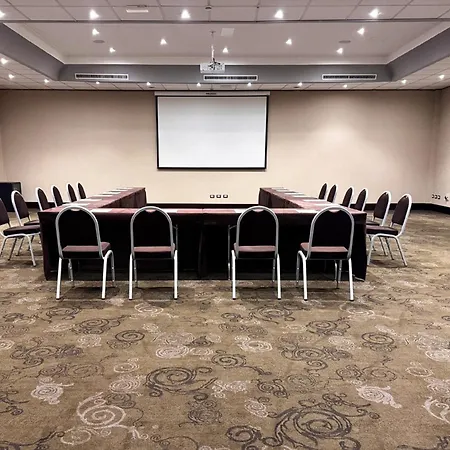 Crowne Plaza St. Peter's By Ihg 4*