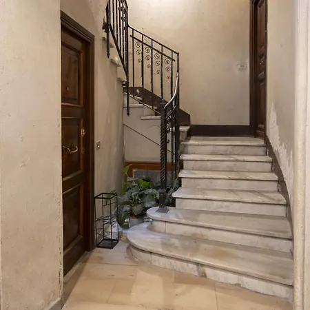Mrbrown - Lux Vaticano Apartment