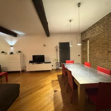 New! Renovated In Ancient Apartment