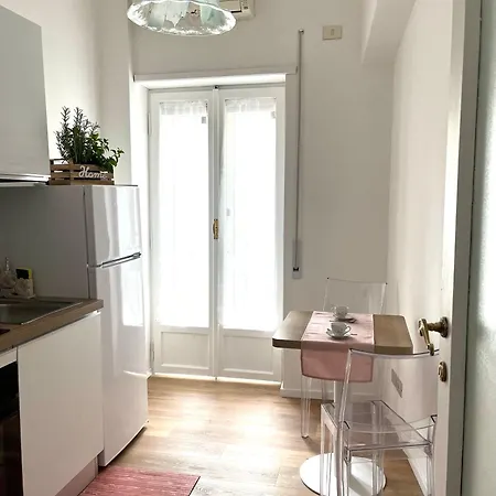 The Rose Apartment *