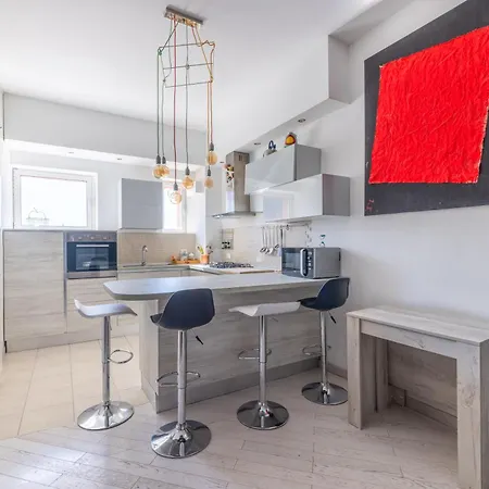 Dante Secret Apartment *