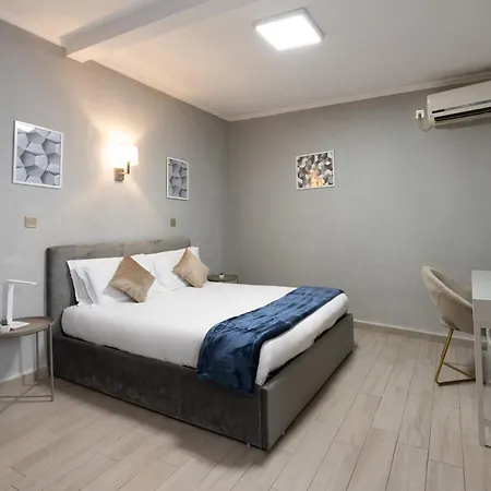 Portafortuna - Close To Colosseum Pensjonat 2*