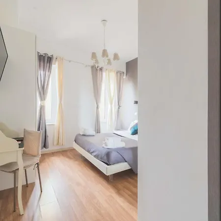 Πανσιόν Rione Monti 3*