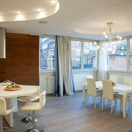 Apartamento Luxury In Steps From Metro A Cornelia *