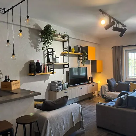 Relax & Explore Stylish In Apartment