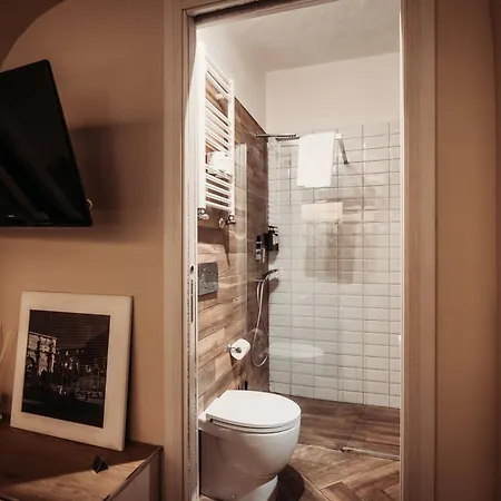 Domus Tiberina Hotel 2*
