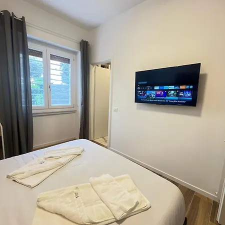 Apartment Casa Miseno, Independent Near Metro B Rome
