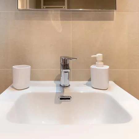 Poggioli House Up 4pp Policlinico Apartment Rome
