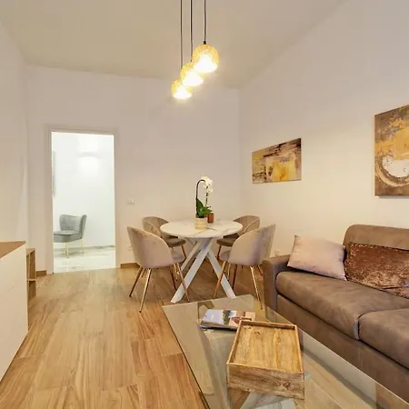 Near Trastevere Apartment *