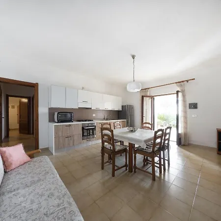 Casa Delle Ginestre 2 Apartment *
