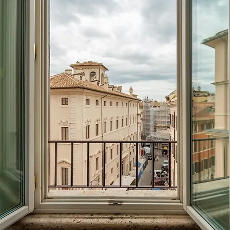 Daplace - White In Navona *