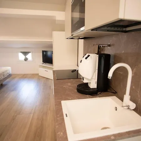 Piazza Loft Apartment *