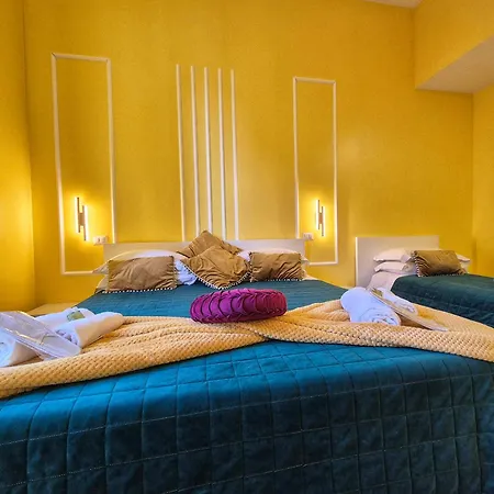 Residenze Serventi Longhi *