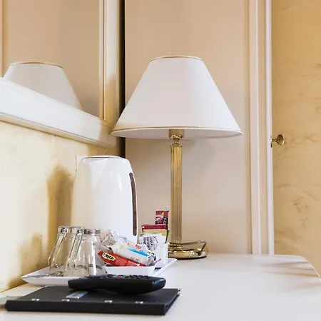 Domus Trevi Bed & Breakfast 3*