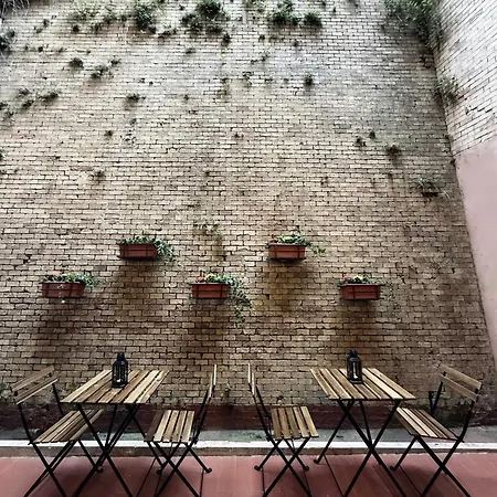 La Chiostrina Oda ve Kahvaltı *