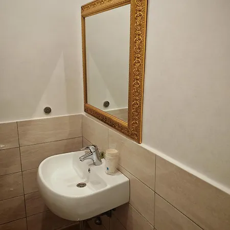 La Breccia A Porta Pia Frühstückspension Rom
