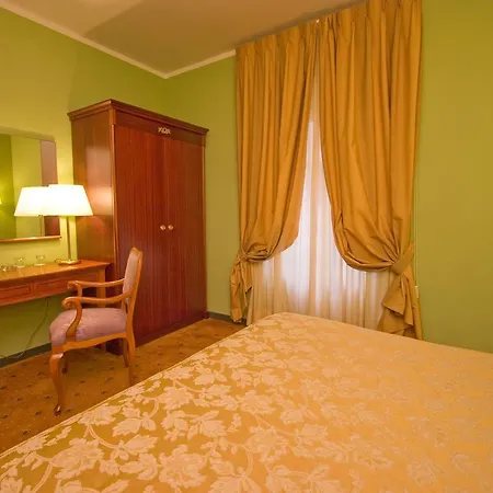 Hotel Laurentia 3*