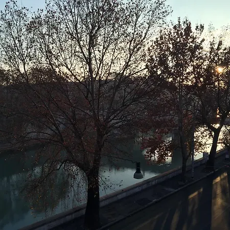 Over The Tiber Loft Apartment