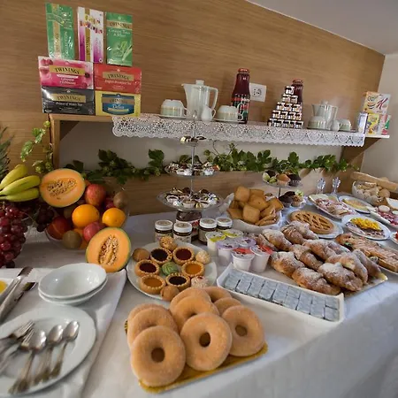 Hotel Royal Trinita Dei Monti 4*