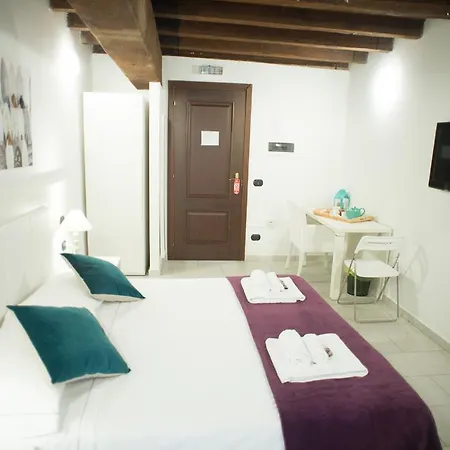 Flowers Apartments Guest house 2*