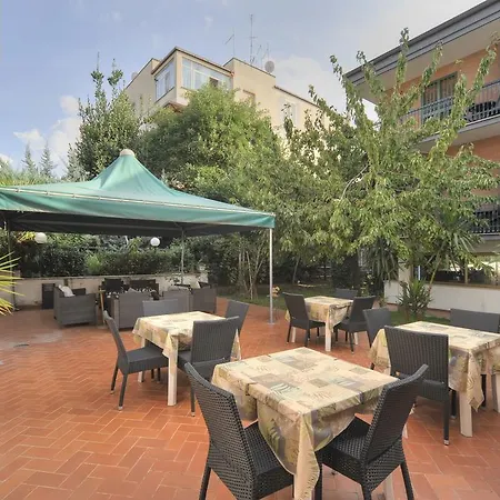 Hotel Aurora Garden 3*