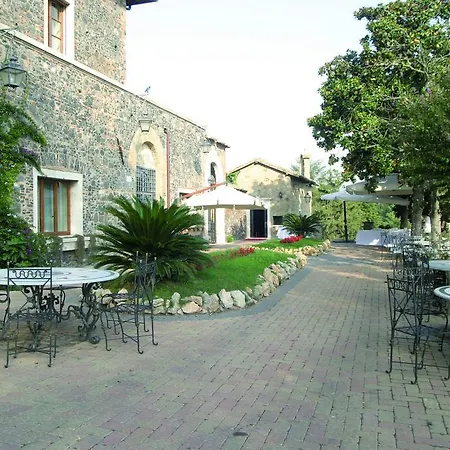Castello Della Castelluccia فندق روما