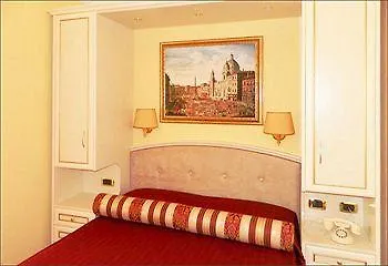 Relais Frattina 2*