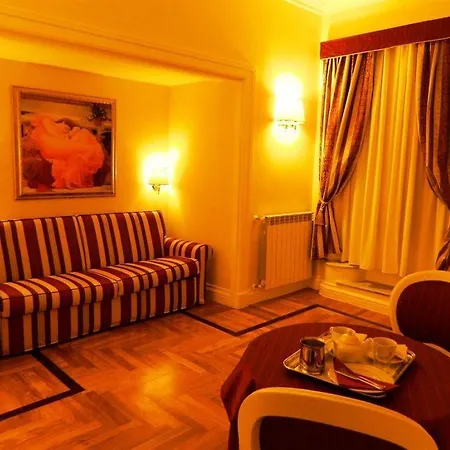 Relais Frattina 2*