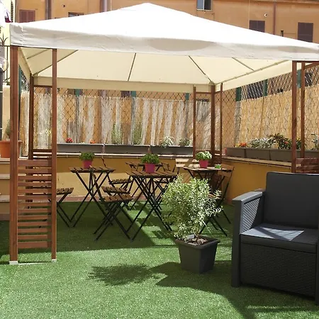 Candia House 3*