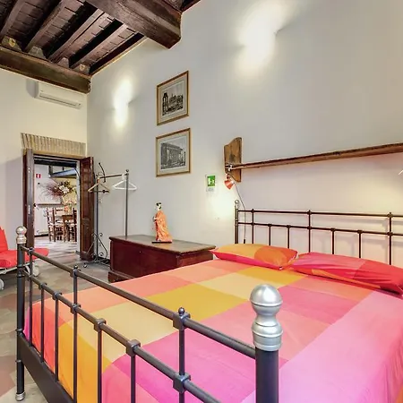 Apartment Campofiori Rome