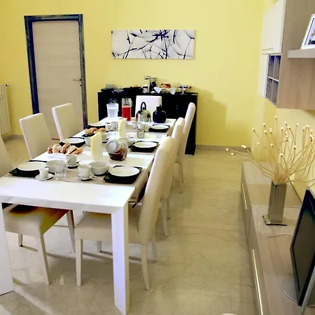 Bed & Breakfast The Empire 3*