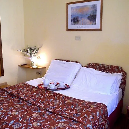 Hotel Margaret 2*