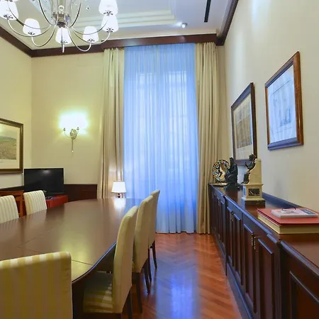 Domus Australia Hotel