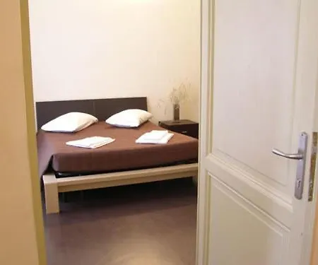 Happy In Bed and breakfast Roma