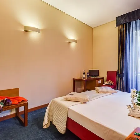Rovati 3* Roma