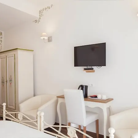 Donna Margherita & 3* Rome