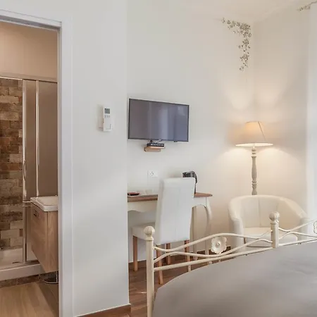 Donna Margherita & Guest house 3*