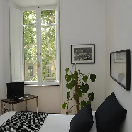 Apartment Bianco E Nero Rom
