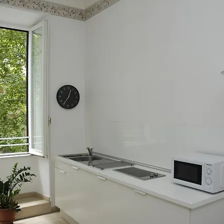 Bianco E Nero Rom