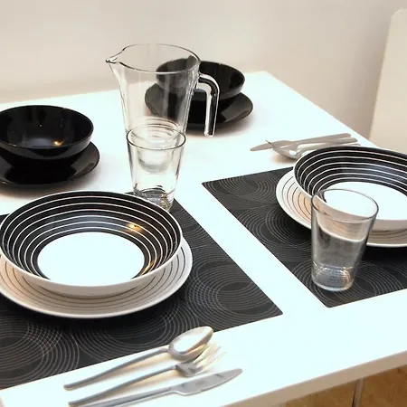 Apartment Bianco E Nero Rom