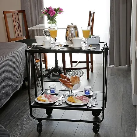 Residenza Cavour Bed & Breakfast 3*