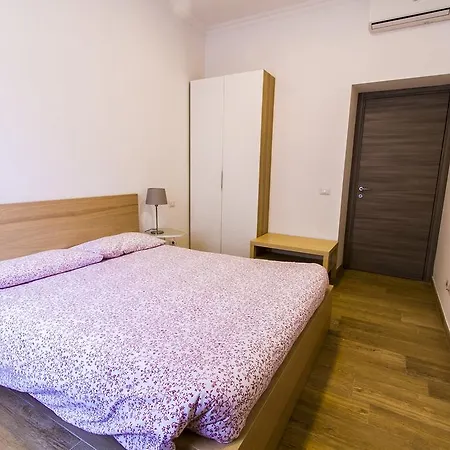 Colossehome Apartment