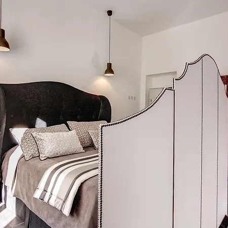 Studio Bourbon Apartment *
