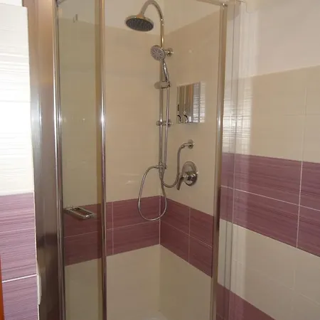 Alle Porte Di San Giovanni Bed & Breakfast 2*