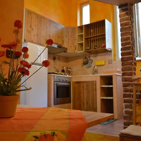 Apartment La Casetta Gialla Di Edoardo