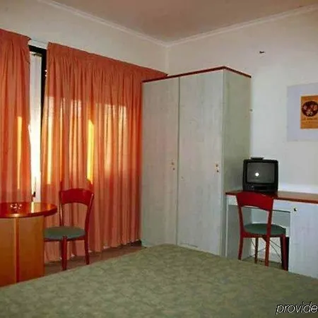 Laurence Hotel 3*