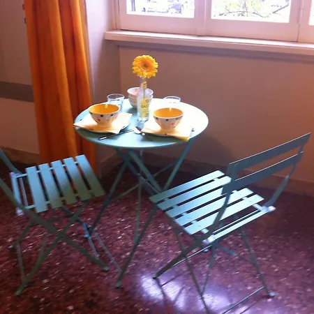 Bed & Breakfast Out Of Time