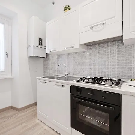 Apartment White Flat Colosseo *