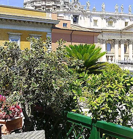 Residenza Paolo Vi 4*