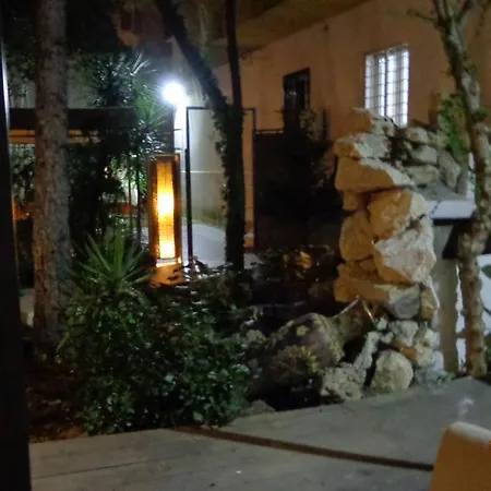 Guest house Astoria Golden House *